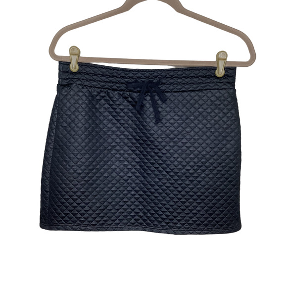 Fabletics Dresses & Skirts - Fabletics Skirt Small Black Mini Manila Coated Quilted Pull On Drawstring Active